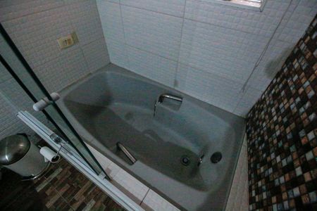 Banheiro da Suíte de casa para alugar com 2 quartos, 120m² em Jardim Maria Luiza, Taboão da Serra