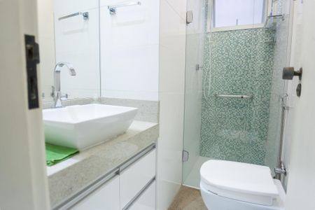 Apartamento à venda com 77m², 3 quartos e 2 vagas Apartamento à venda com 77m², 3 quartos e 2 vagasBanheiro Social