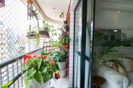 Apartamento à venda com 92m², 3 quartos e 2 vagas Apartamento à venda com 92m², 3 quartos e 2 vagasVaranda