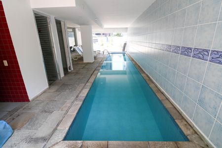 Apartamento à venda com 92m², 3 quartos e 2 vagas Apartamento à venda com 92m², 3 quartos e 2 vagasÁrea comum - Piscina