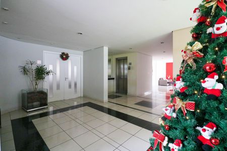 Apartamento à venda com 92m², 3 quartos e 2 vagas Apartamento à venda com 92m², 3 quartos e 2 vagasÁrea comum - Hall social