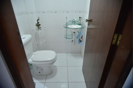 Casa à venda com 230m², 3 quartos e 4 vagasLavabo