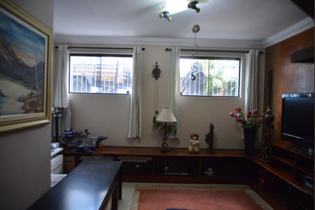 Casa à venda com 230m², 3 quartos e 4 vagasSala 2