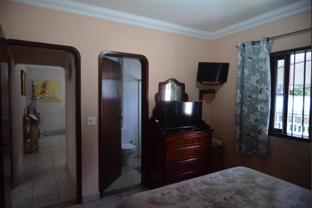 Casa à venda com 230m², 3 quartos e 4 vagasQuarto Suíte