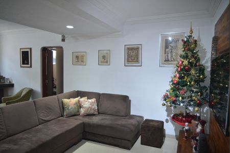 Casa à venda com 230m², 3 quartos e 4 vagasSala