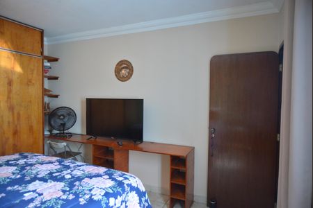 Casa à venda com 230m², 3 quartos e 4 vagasQuarto 2