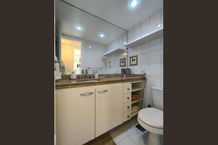 Apartamento à venda com 60m², 2 quartos e 1 vagaBanheiro Corredor