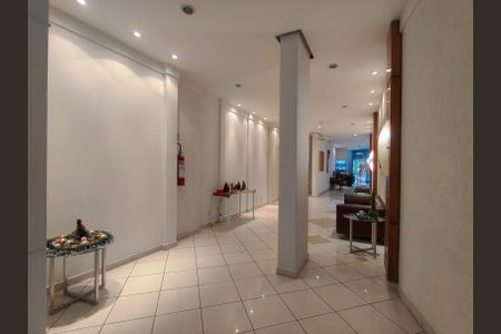 Apartamento à venda com 60m², 2 quartos e 1 vagaFachada e portaria