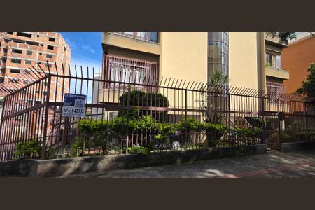 Apartamento à venda com 110m², 3 quartos e 1 vagaPlaquinha instalada