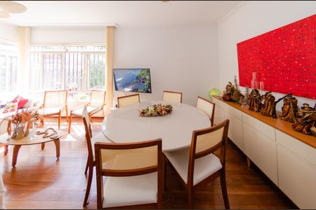 Sala de apartamento à venda com 3 quartos, 110m² em Coração Eucarístico, Belo Horizonte