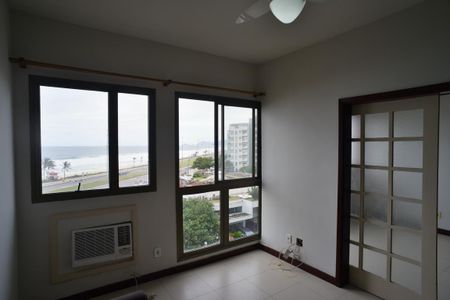 Sala de apartamento para alugar com 1 quarto, 57m² em Barra da Tijuca, Rio de Janeiro