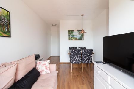 Sala de apartamento para alugar com 2 quartos, 54m² em Jardim Celeste, São Paulo
