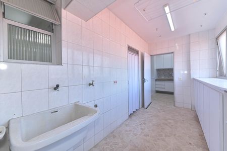 Apartamento à venda com 112m², 3 quartos e 1 vaga Apartamento à venda com 112m², 3 quartos e 1 vagaLavanderia