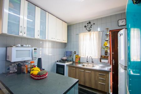 Casa à venda com 200m², 4 quartos e 2 vagas Casa à venda com 200m², 4 quartos e 2 vagasCozinha