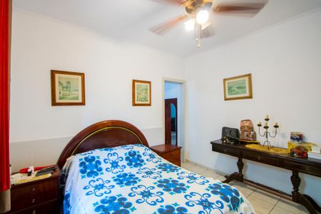 Casa à venda com 200m², 4 quartos e 2 vagas Casa à venda com 200m², 4 quartos e 2 vagasQuarto 1 - Suíte