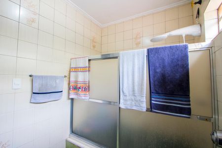 Casa à venda com 200m², 4 quartos e 2 vagas Casa à venda com 200m², 4 quartos e 2 vagasBanheiro social