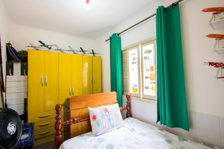 Casa à venda com 200m², 4 quartos e 2 vagas Casa à venda com 200m², 4 quartos e 2 vagasQuarto 4