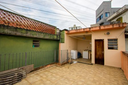 Casa à venda com 200m², 4 quartos e 2 vagas Casa à venda com 200m², 4 quartos e 2 vagasÁrea de serviço/Área externa