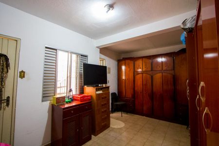Casa à venda com 200m², 4 quartos e 2 vagas Casa à venda com 200m², 4 quartos e 2 vagasQuarto 2 - Suíte
