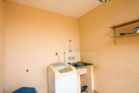 Casa à venda com 200m², 4 quartos e 2 vagas Casa à venda com 200m², 4 quartos e 2 vagasÁrea de serviço/Área externa