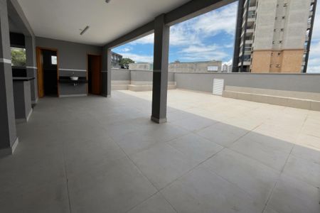 Apartamento à venda com 51m², 2 quartos e 1 vaga Apartamento à venda com 51m², 2 quartos e 1 vagaRooftop com área gourmet