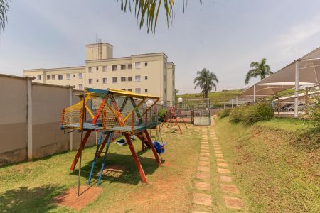 Apartamento à venda com 48m², 2 quartos e 1 vaga Apartamento à venda com 48m², 2 quartos e 1 vagaÁrea comum - Playground
