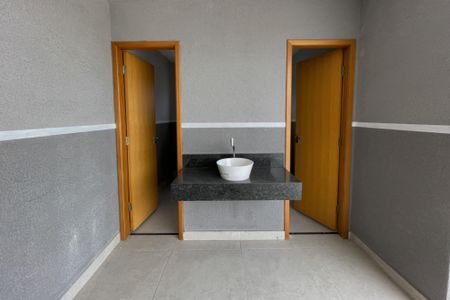 Apartamento à venda com 53m², 2 quartos e 1 vagaBanheiro da área de lazer