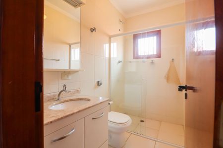 Casa para alugar com 125m², 3 quartos e 2 vagasBanheiro Social