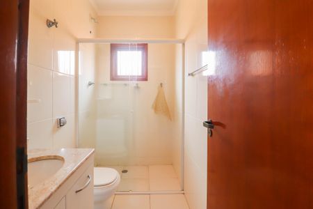 Casa para alugar com 125m², 3 quartos e 2 vagasBanheiro Social