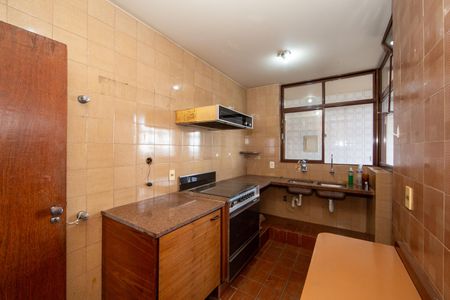Apartamento à venda com 126m², 4 quartos e 2 vagasCOZINHA