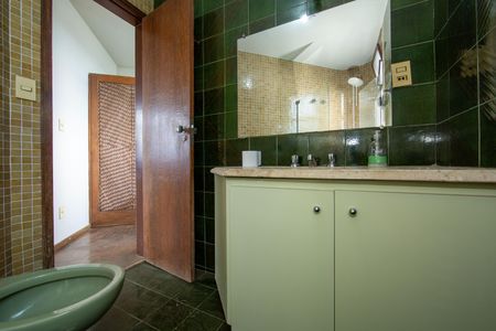 Apartamento à venda com 126m², 4 quartos e 2 vagasBANHEIRO