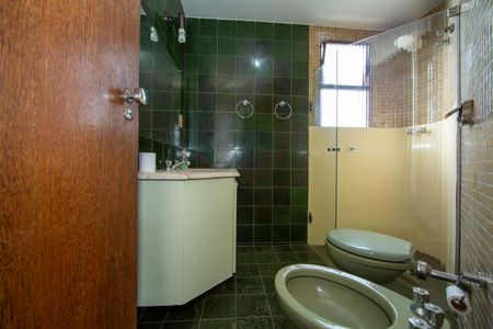 Apartamento à venda com 126m², 4 quartos e 2 vagasBANHEIRO