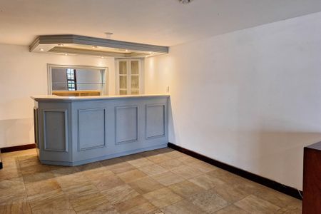 Casa de condomínio para alugar com 400m², 4 quartos e 4 vagasSala 1