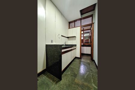 Casa de condomínio para alugar com 400m², 4 quartos e 4 vagasLavabo 3