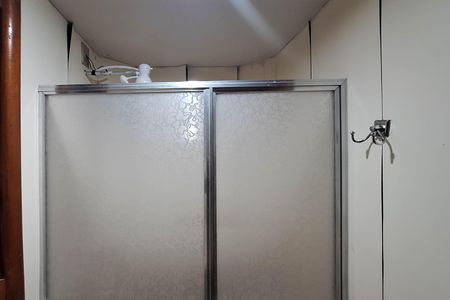 Casa de condomínio para alugar com 400m², 4 quartos e 4 vagasBanheiro de serviço