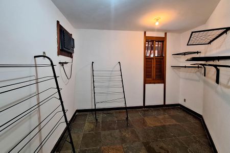 Casa de condomínio para alugar com 400m², 4 quartos e 4 vagasCloset da suíte 1