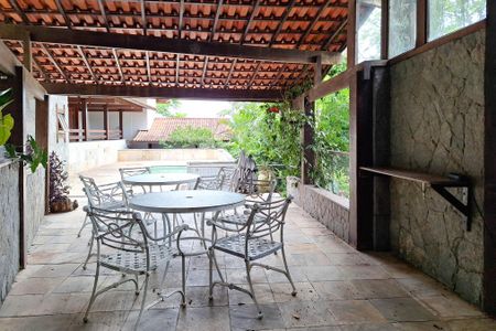 Casa de condomínio para alugar com 400m², 4 quartos e 4 vagasQuintal