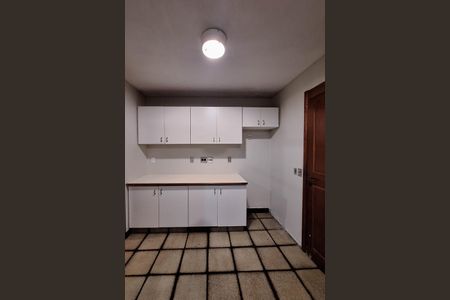Casa de condomínio para alugar com 400m², 4 quartos e 4 vagasCozinha