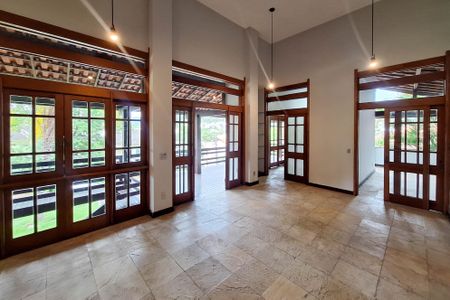 Sala 1 de casa de condomínio para alugar com 4 quartos, 400m² em Itaipu, Niterói