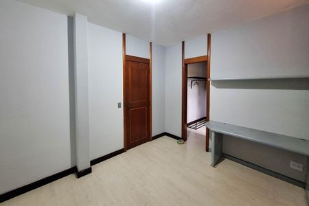 Casa de condomínio para alugar com 400m², 4 quartos e 4 vagasSuíte 2