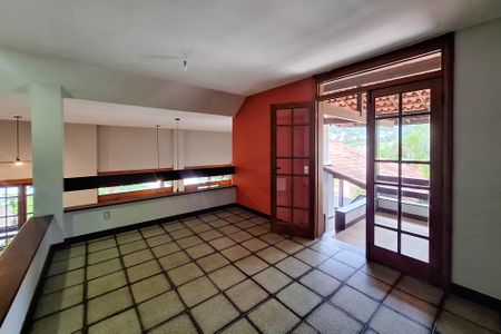 Casa de condomínio para alugar com 400m², 4 quartos e 4 vagasMezanino