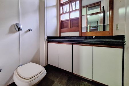 Casa de condomínio para alugar com 400m², 4 quartos e 4 vagasLavabo 3