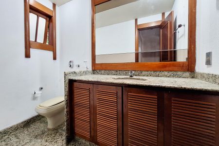 Casa de condomínio para alugar com 400m², 4 quartos e 4 vagasLavabo 2