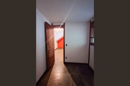 Casa de condomínio para alugar com 400m², 4 quartos e 4 vagasQuarto de Serviço 1