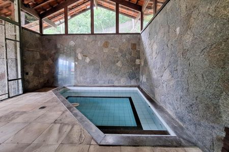 Casa de condomínio para alugar com 400m², 4 quartos e 4 vagasPiscina Coberta