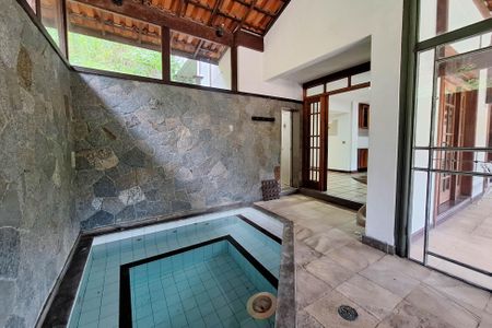 Casa de condomínio para alugar com 400m², 4 quartos e 4 vagasPiscina Coberta