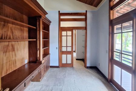 Sala 2 de casa de condomínio para alugar com 4 quartos, 400m² em Itaipu, Niterói