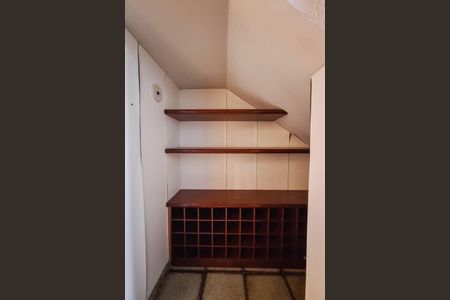 Casa de condomínio para alugar com 400m², 4 quartos e 4 vagasLavabo 1