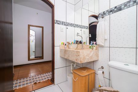 Casa para alugar com 149m², 2 quartos e 5 vagasBanheiro