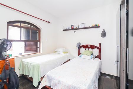 Quarto 2 de casa para alugar com 2 quartos, 149m² em Parque Guarani, São Paulo